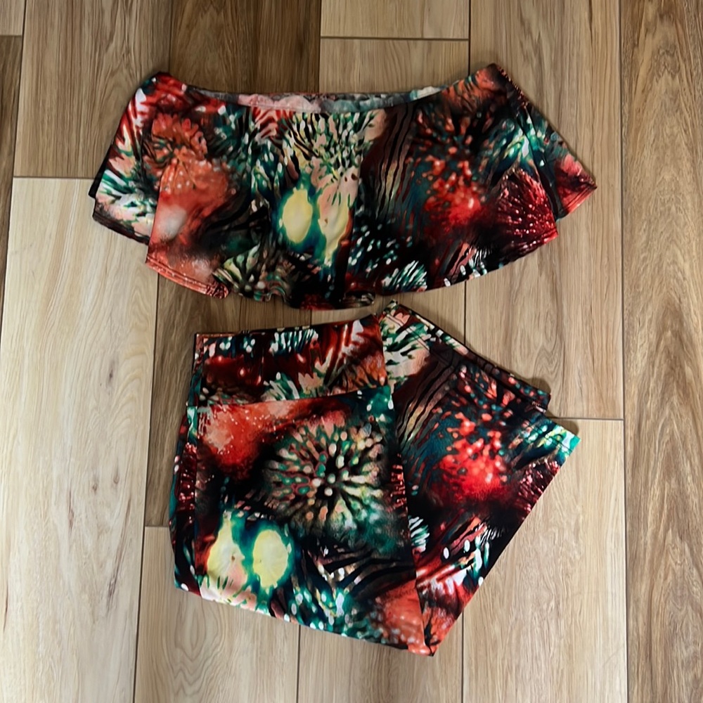 Womens 2 pc outfit strapless top and skirt